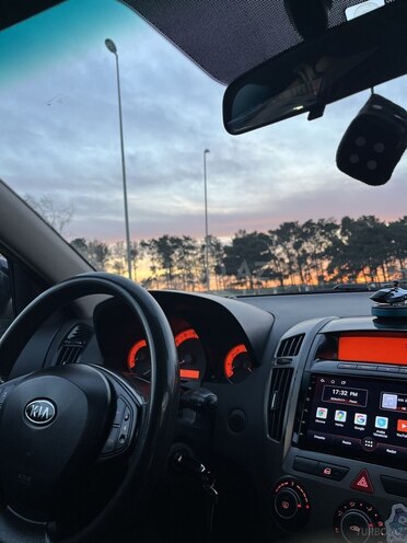 Kia Ceed-11