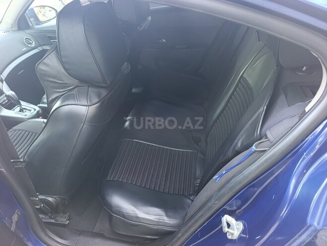 Chevrolet Cruze-15