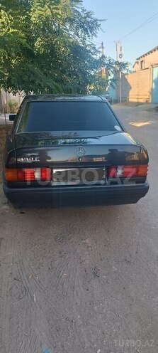 Mercedes 190-2