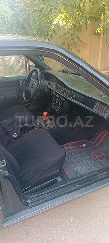 Mercedes 190-9