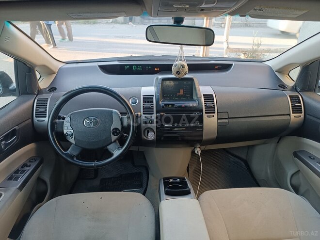 Toyota Prius-3