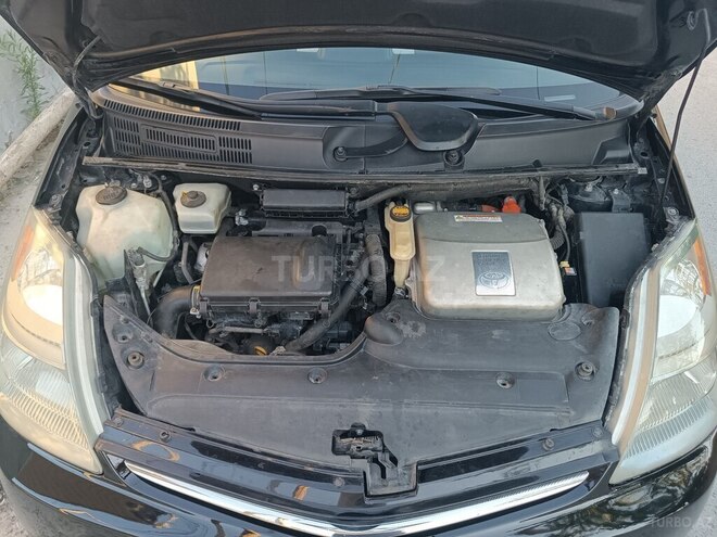 Toyota Prius-2