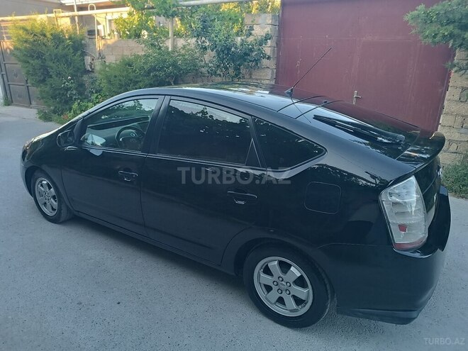 Toyota Prius-4