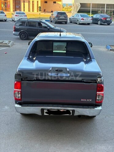 Toyota Hilux-4