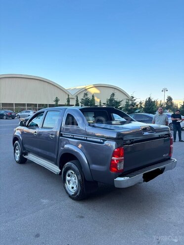 Toyota Hilux-3