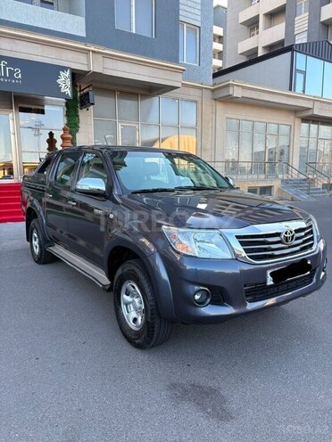 Toyota Hilux-9