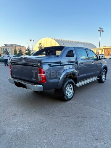 Toyota Hilux-8