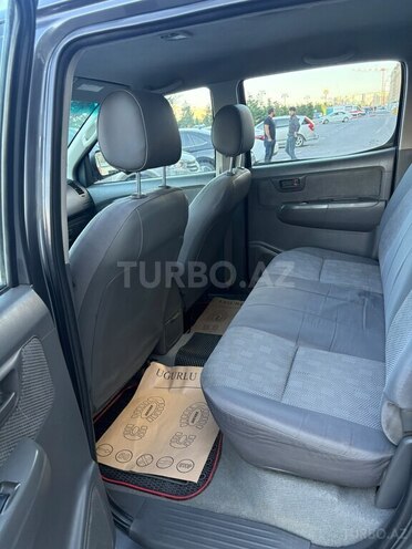 Toyota Hilux-17