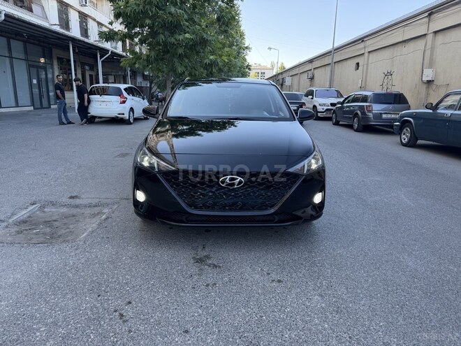 Hyundai Accent-1