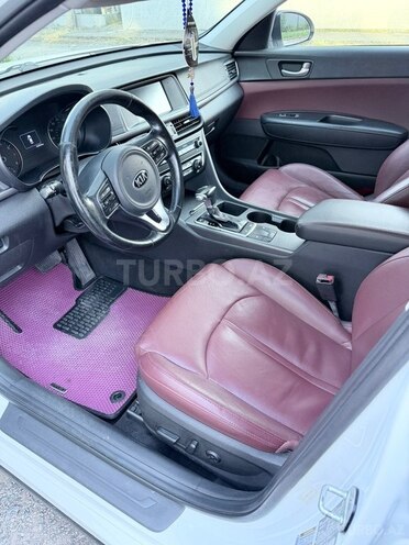 Kia Optima-4