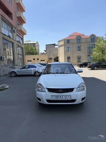 LADA (VAZ) Priora-1