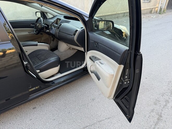 Toyota Prius-8