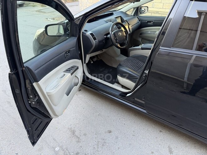 Toyota Prius-11