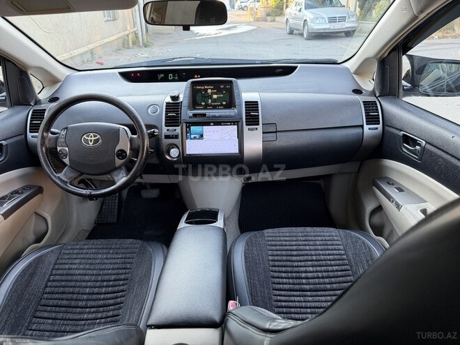 Toyota Prius-5