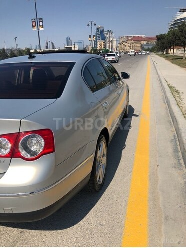 Volkswagen Passat-8