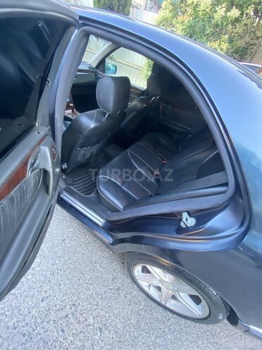 Mercedes E 240-5