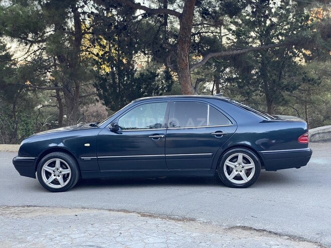 Mercedes E 240-8