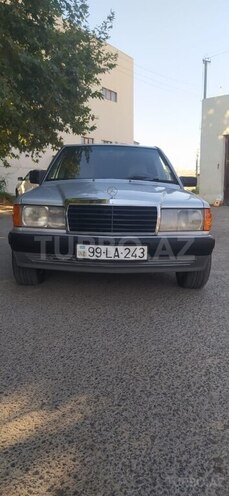 Mercedes 190-1