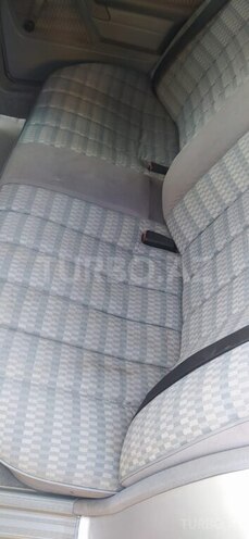 Mercedes 190-16