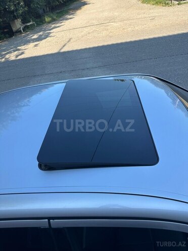 Mercedes E 240-21