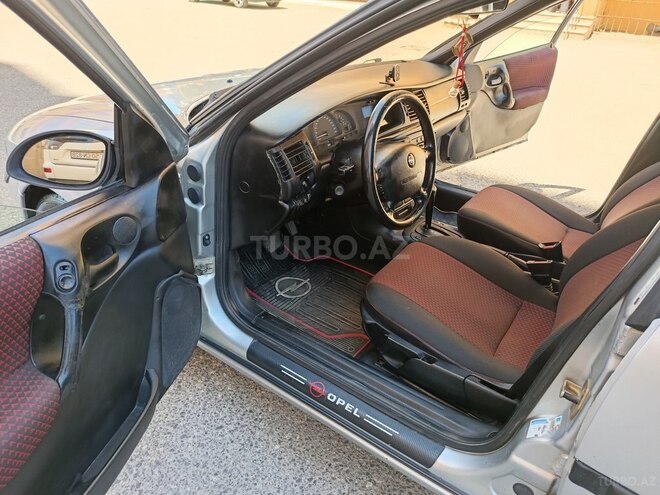 Opel Vectra-16