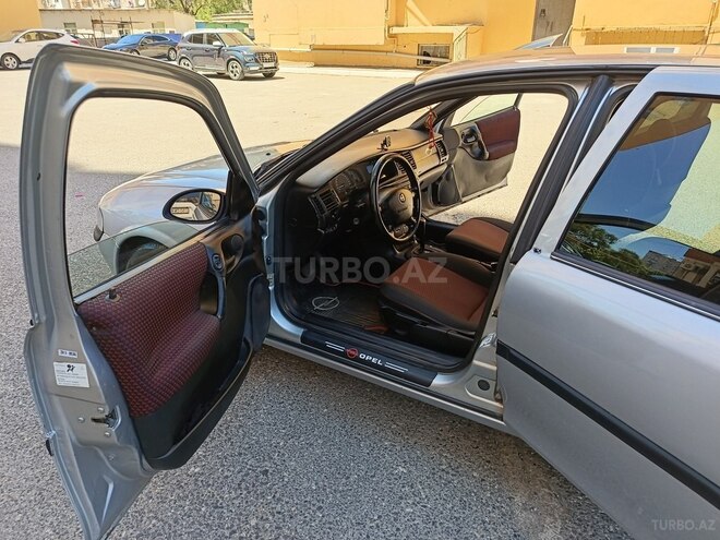 Opel Vectra-17