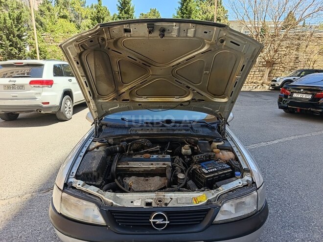 Opel Vectra-10