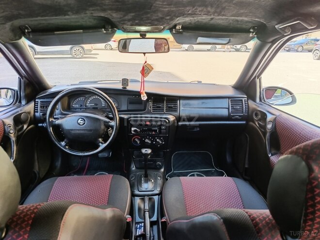 Opel Vectra-11