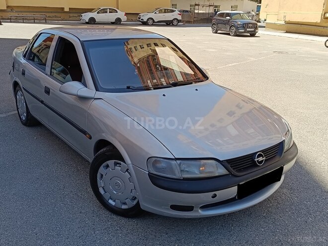 Opel Vectra-4