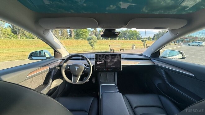 Tesla Model 3-3