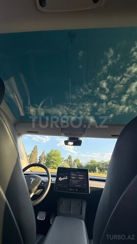 Tesla Model 3-6