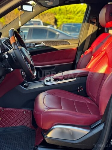 Mercedes GL 500 4MATIC-25