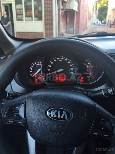 Kia Rio-9