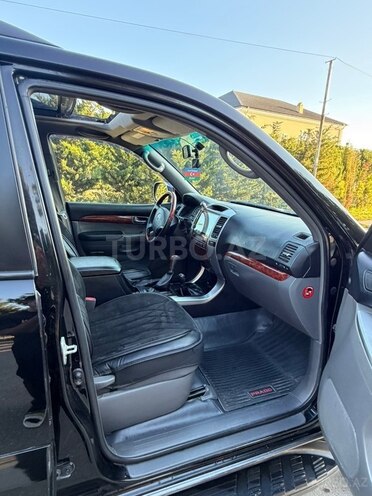 Toyota Land Cruiser Prado-10