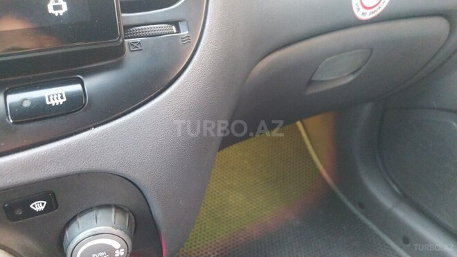 Kia Rio-12