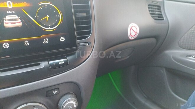 Kia Rio-13