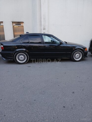 BMW 318-6