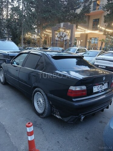 BMW 318-4
