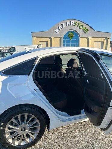 Hyundai Sonata-8