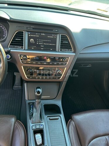 Hyundai Sonata-15