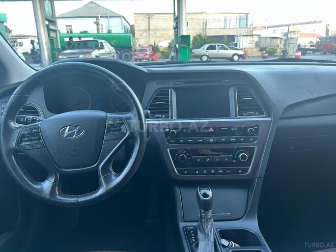 Hyundai Sonata-18