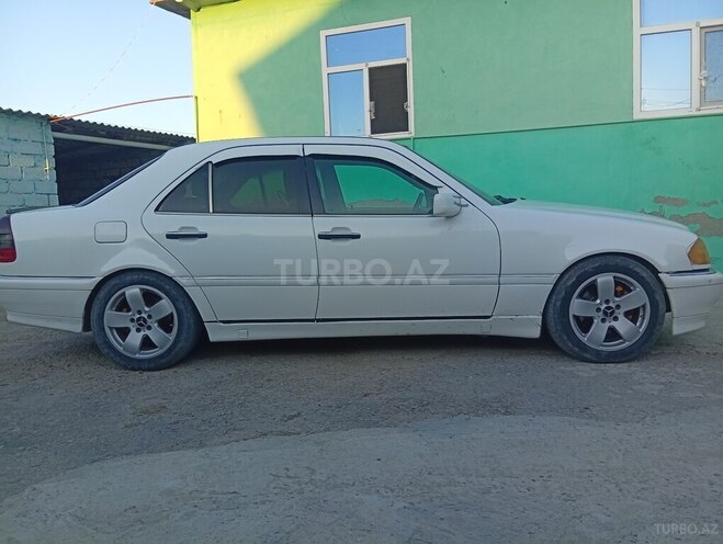 Mercedes C 230-4