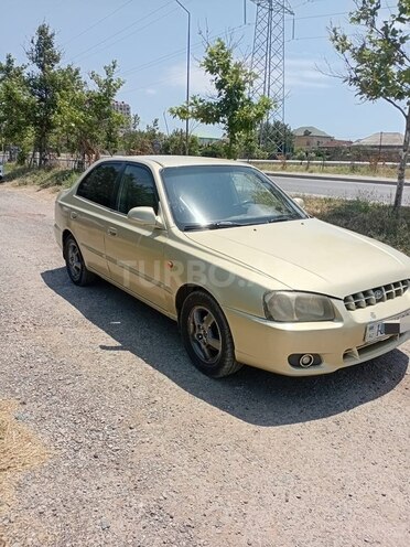 Hyundai Accent-5