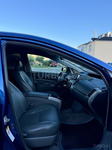 Toyota Prius-5