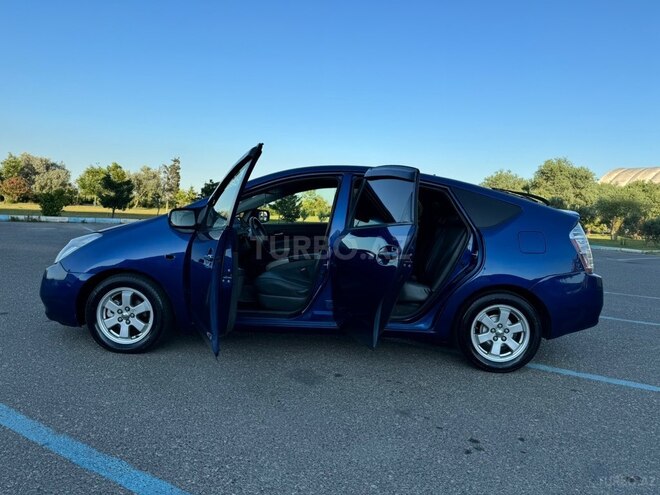 Toyota Prius-7