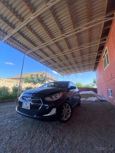 Hyundai Accent-1