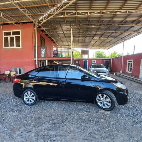 Hyundai Accent-6