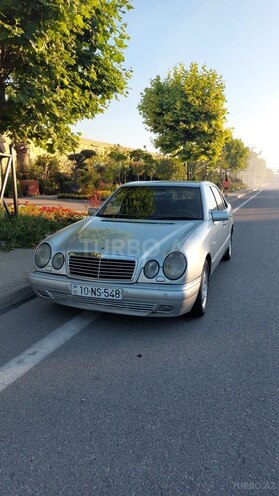 Mercedes E 300-3