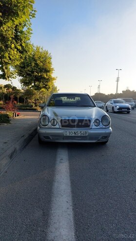 Mercedes E 300-6