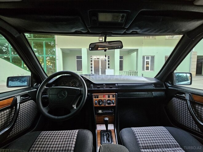 Mercedes 250 D-3